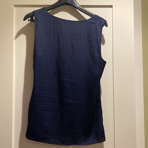 H&M sleeveless blouse. Size 10 - Picture 4 of 5